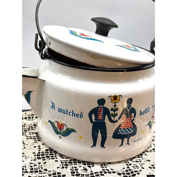 Vintage MCM Berggren Enamelware Teapot Folk Art ‘A Watched Kettle Never Boils’ - Picture 2 of 10